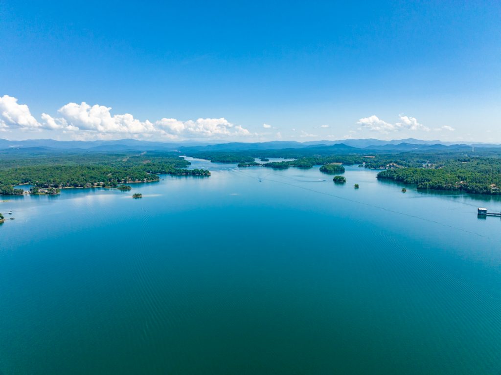 Wynward Pointe Lake Keowee Real Estate