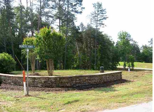 Palmetto Pointe stone wall